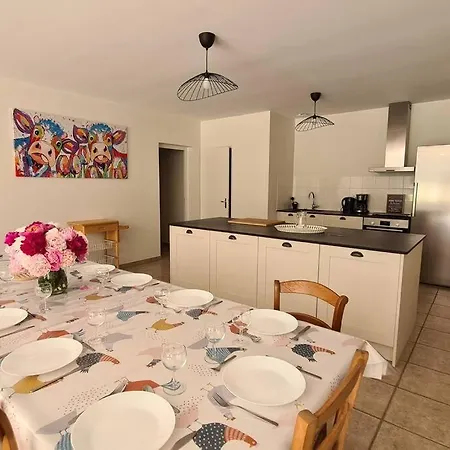 Semesterbostad Le Puy Martineau Piscine Privee Interieure Chauffee Terrain Arbore A 10 Min Du Puy Du Fo Saint-Mars-la-Réorthe