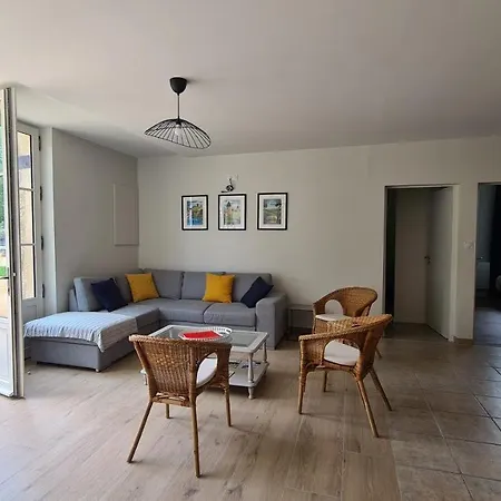 Le Puy Martineau Piscine Privee Interieure Chauffee Terrain Arbore A 10 Min Du Puy Du Fo *