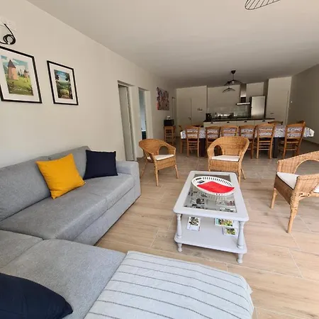 펜션 Le Puy Martineau Piscine Privee Interieure Chauffee Terrain Arbore A 10 Min Du Puy Du Fo