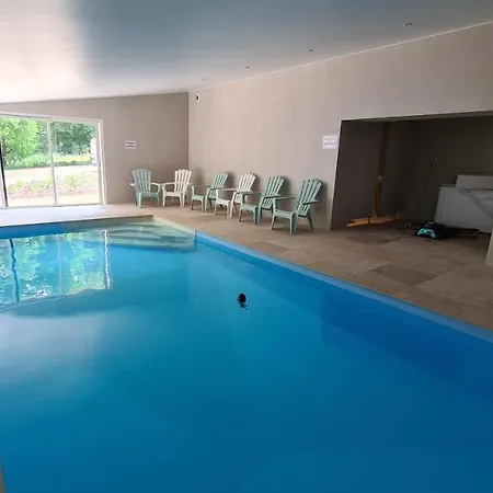 Le Puy Martineau Piscine Privee Interieure Chauffee Terrain Arbore A 10 Min Du Puy Du Fo