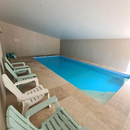 Tatil Evi Le Puy Martineau Piscine Privee Interieure Chauffee Terrain Arbore A 10 Min Du Puy Du Fo *