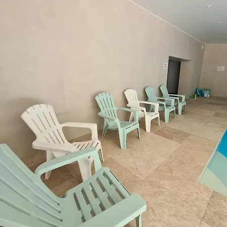 Le Puy Martineau Piscine Privee Interieure Chauffee Terrain Arbore A 10 Min Du Puy Du Fo Tatil Evi *