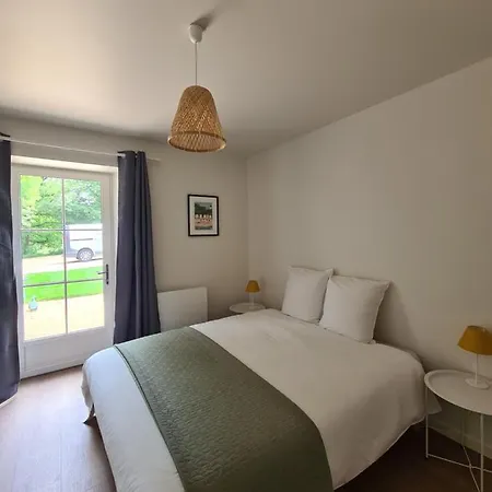 Tatil Evi Le Puy Martineau Piscine Privee Interieure Chauffee Terrain Arbore A 10 Min Du Puy Du Fo