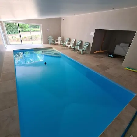 Le Puy Martineau Piscine Privee Interieure Chauffee Terrain Arbore A 10 Min Du Puy Du Fo Semesterbostad