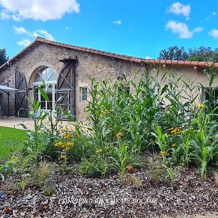 Tatil Evi Le Puy Martineau Piscine Privee Interieure Chauffee Terrain Arbore A 10 Min Du Puy Du Fo