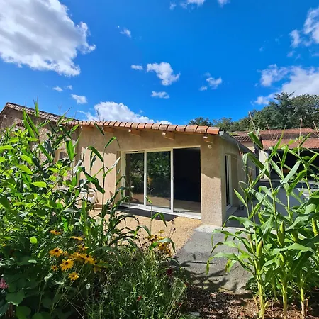Le Puy Martineau Piscine Privee Interieure Chauffee Terrain Arbore A 10 Min Du Puy Du Fo Tatil Evi *