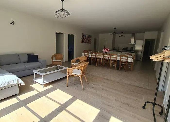 Le Puy Martineau Piscine Privee Interieure Chauffee Terrain Arbore A 10 Min Du Puy Du Fo *