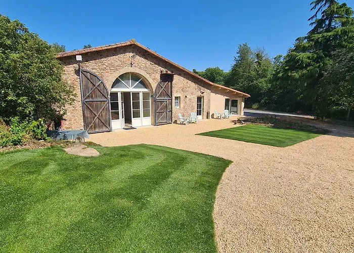 בית נופש Le Puy Martineau Piscine Privee Interieure Chauffee Terrain Arbore A 10 Min Du Puy Du Fo *