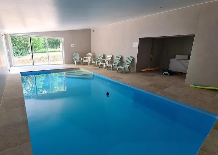 Le Puy Martineau Piscine Privee Interieure Chauffee Terrain Arbore A 10 Min Du Puy Du Fo