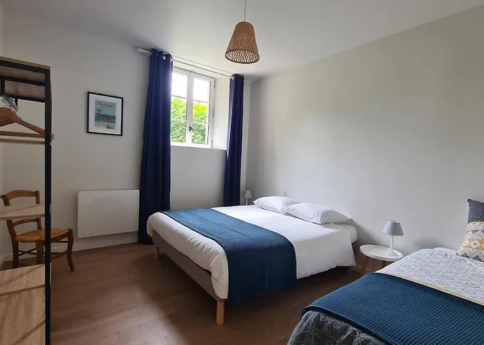 Дом отдыха Le Puy Martineau Piscine Privee Interieure Chauffee Terrain Arbore A 10 Min Du Puy Du Fo