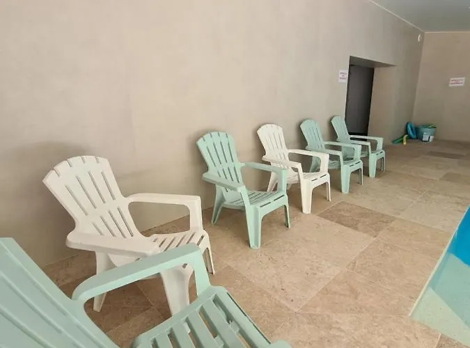 Le Puy Martineau Piscine Privee Interieure Chauffee Terrain Arbore A 10 Min Du Puy Du Fo בית נופש *