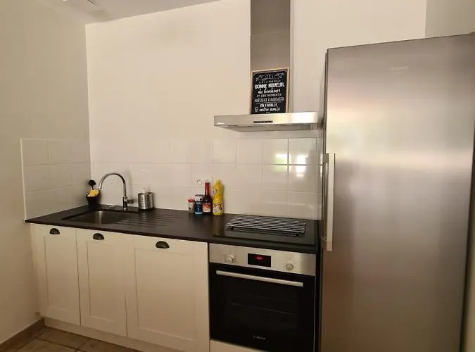 Le Puy Martineau Piscine Privee Interieure Chauffee Terrain Arbore A 10 Min Du Puy Du Fo