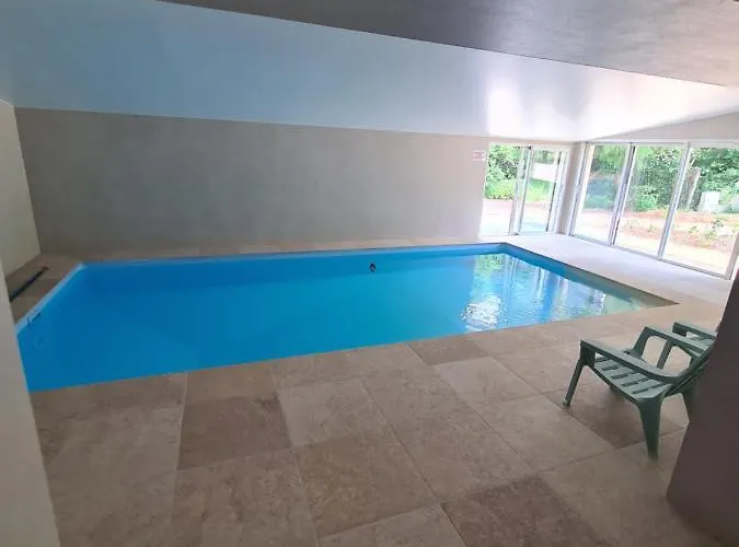 בית נופש Le Puy Martineau Piscine Privee Interieure Chauffee Terrain Arbore A 10 Min Du Puy Du Fo Saint-Mars-la-Réorthe