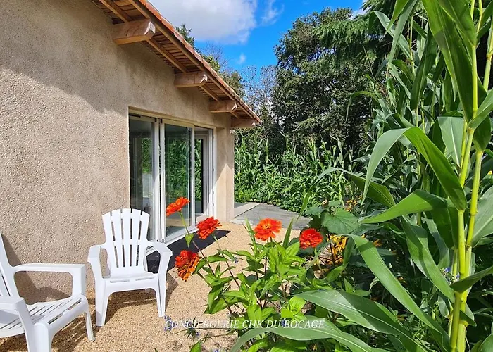 Le Puy Martineau Piscine Privee Interieure Chauffee Terrain Arbore A 10 Min Du Puy Du Fo
